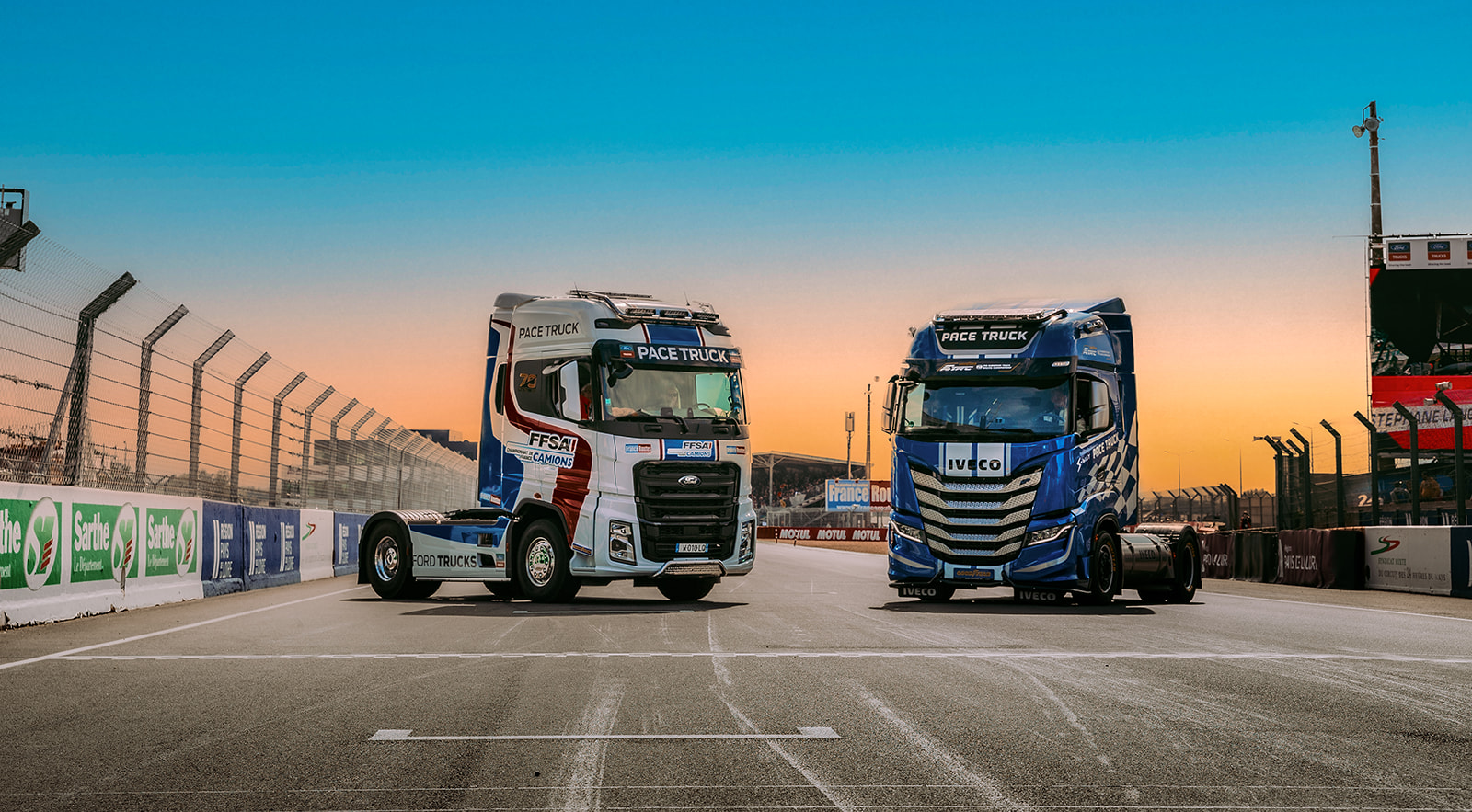 Reportage photo 24H Camions 2022 : Pace Truck Ford et Iveco sur le circuit Bugatti du Mans